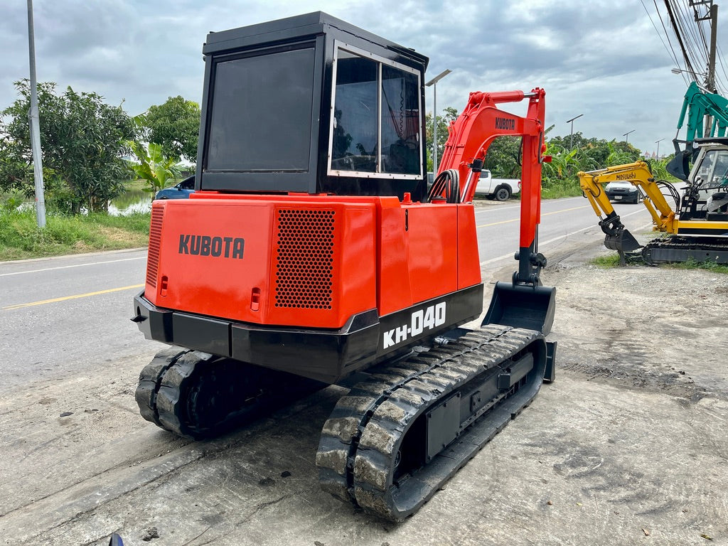 Kubota KH-040