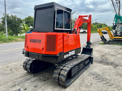 Kubota KH-040