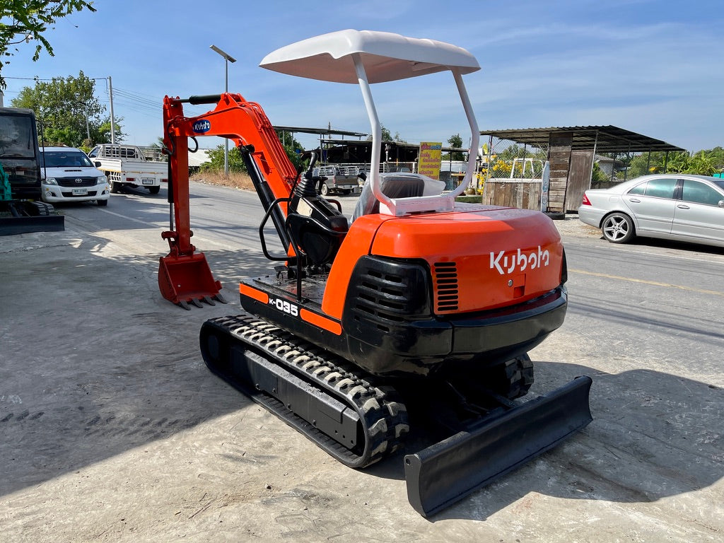 Kubota K-035