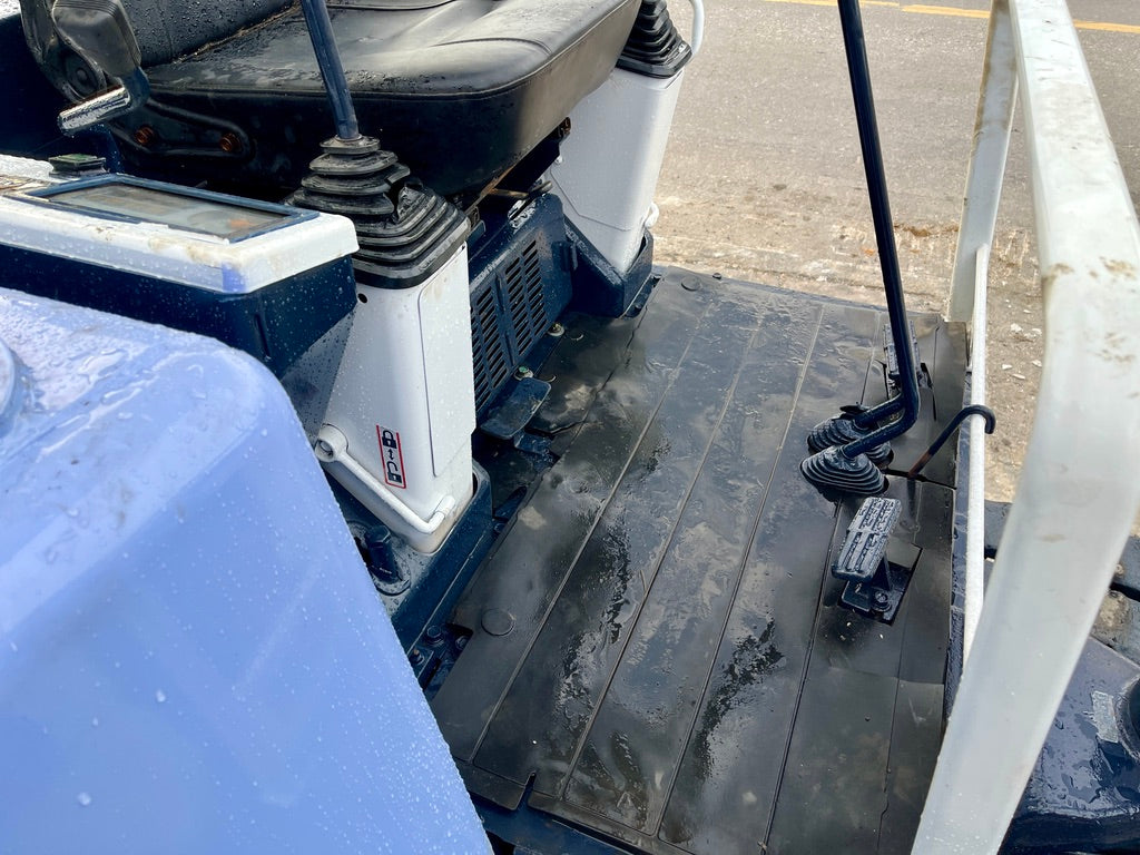 Kubota KX-027