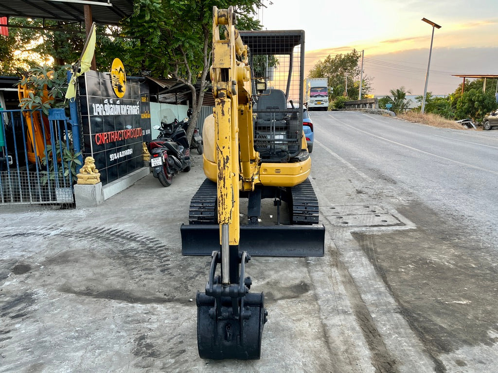 Komatsu PC30MR-1