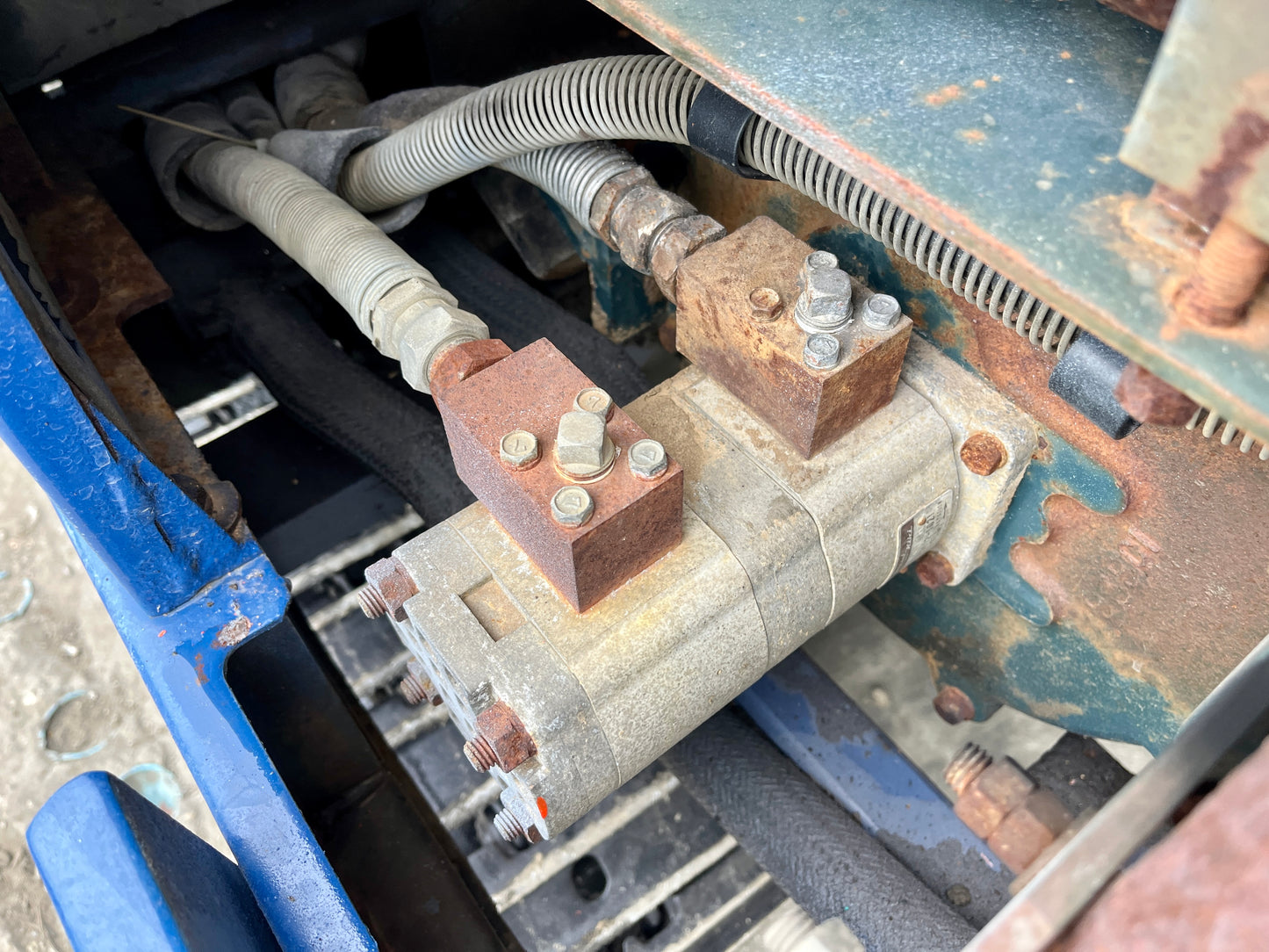 Hitachi EX33