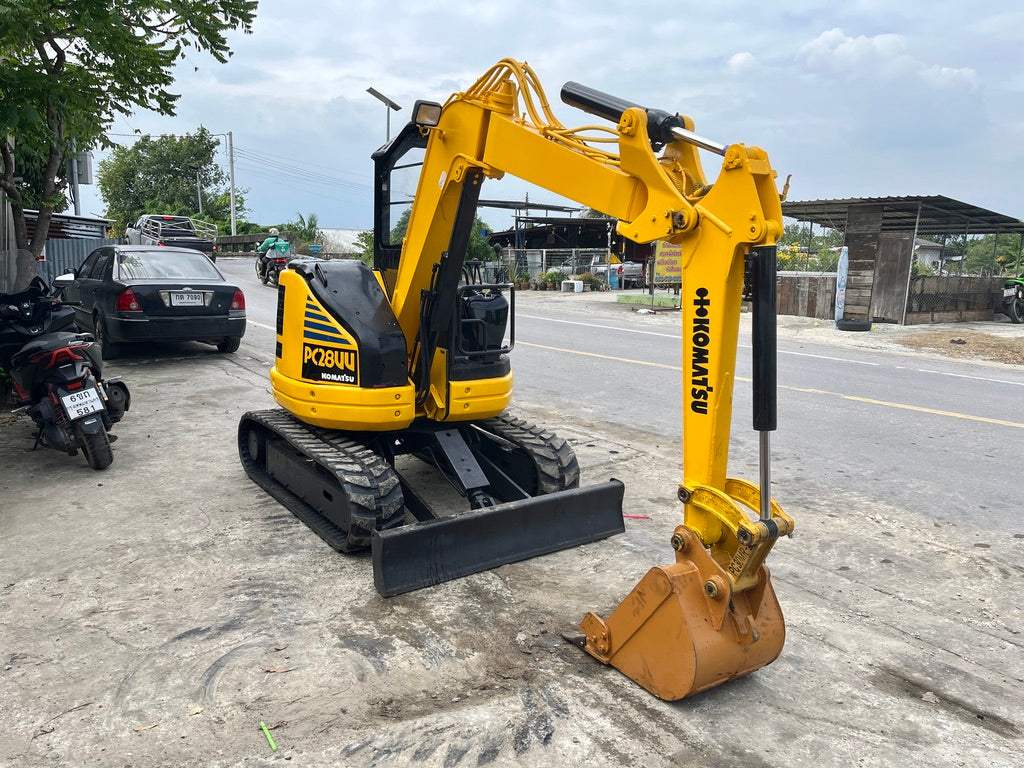 Komatsu PC28UU-2E