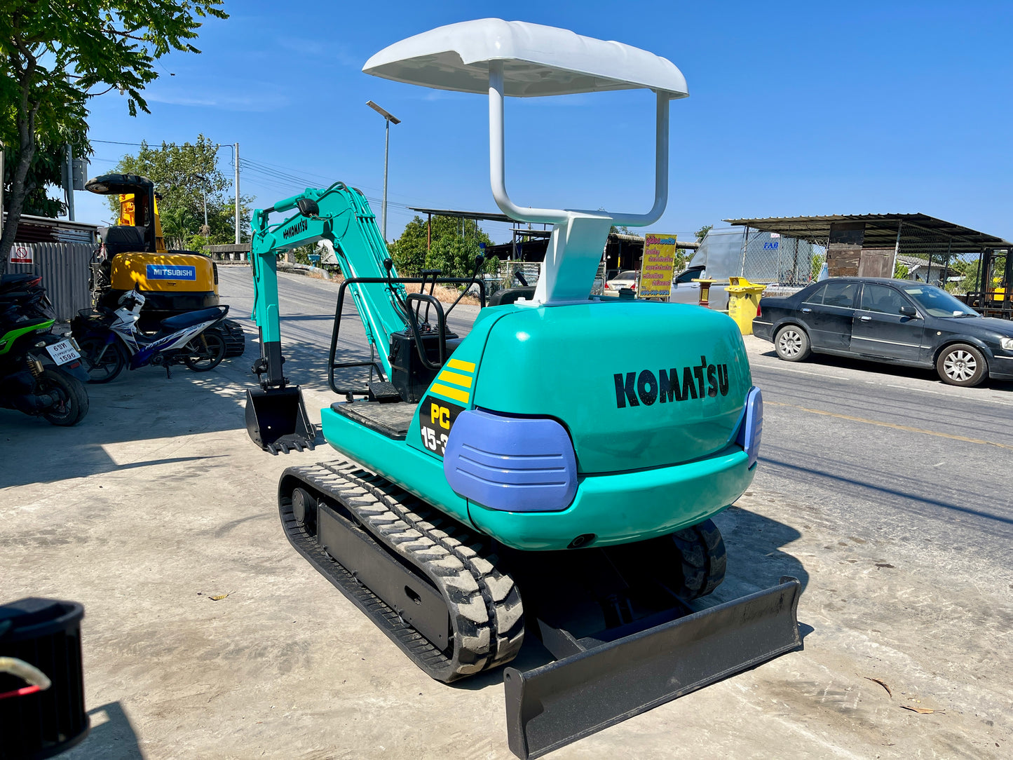 Komatsu PC15-3