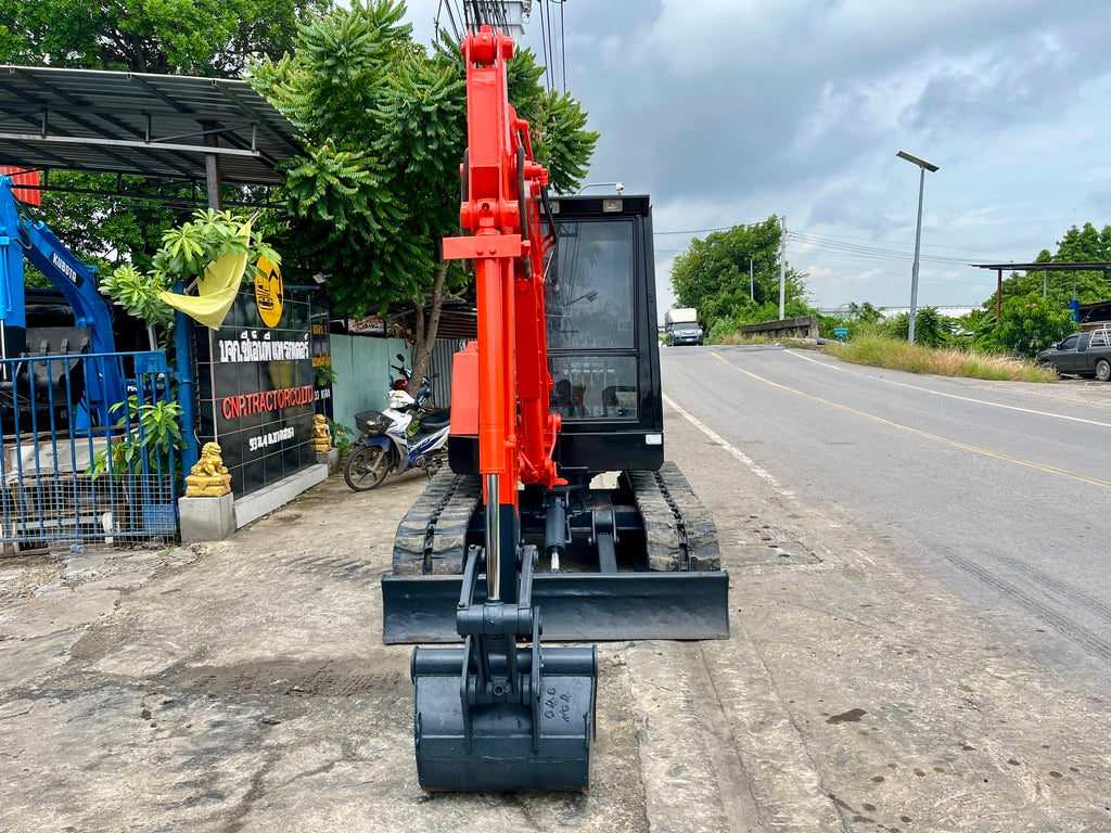 Kubota KH-040