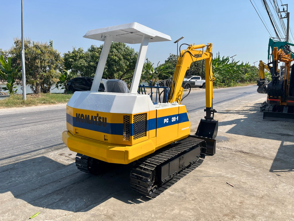 Komatsu PC30-1