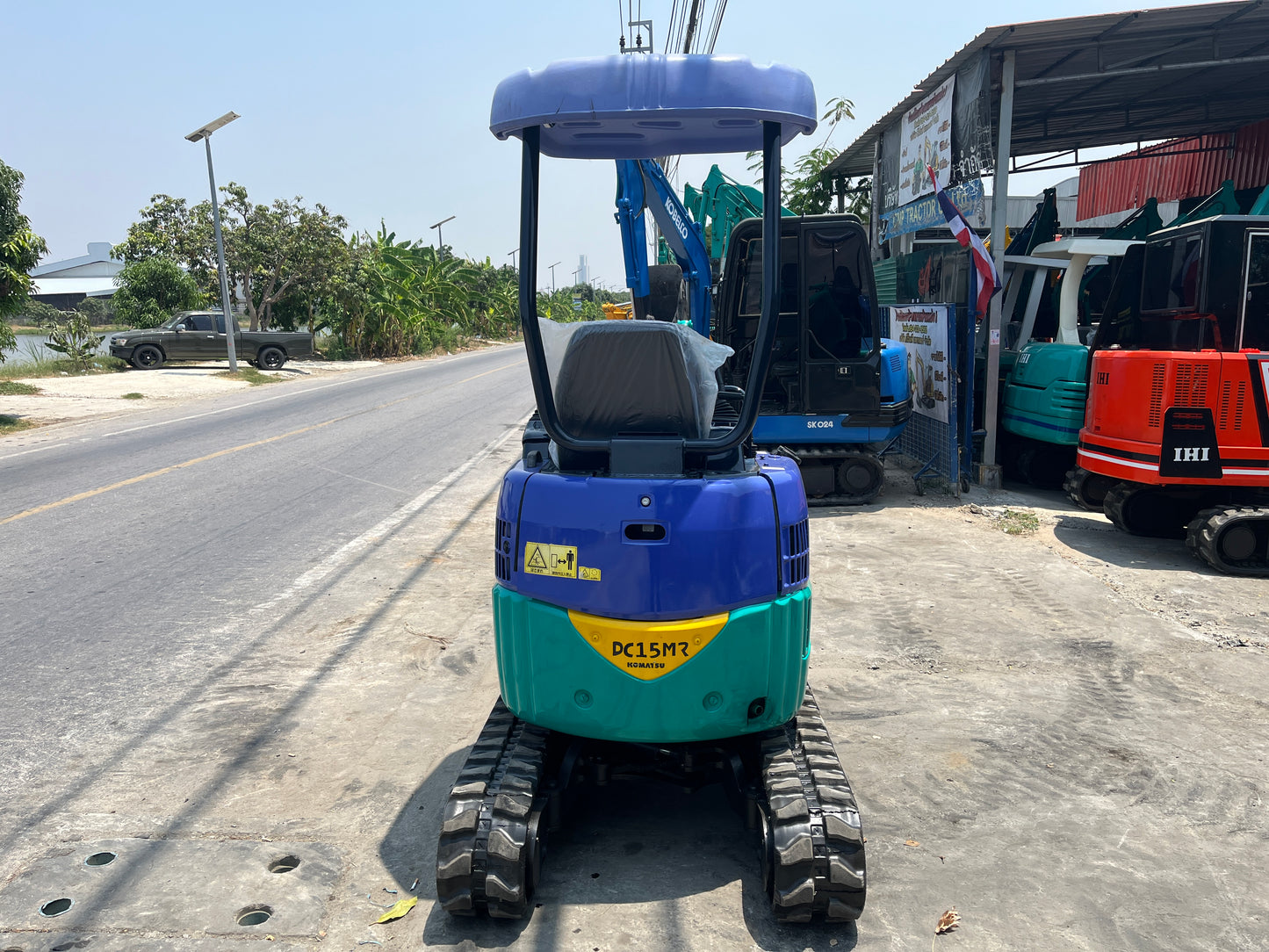 Komatsu PC15MR-1