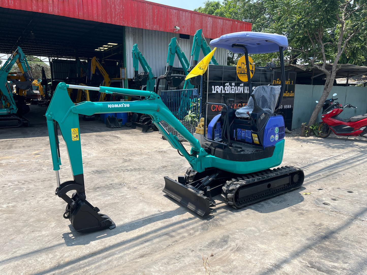 Komatsu PC15MR-1