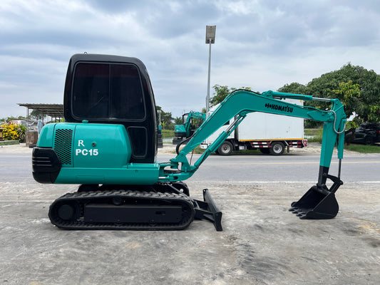Komatsu PC15-3