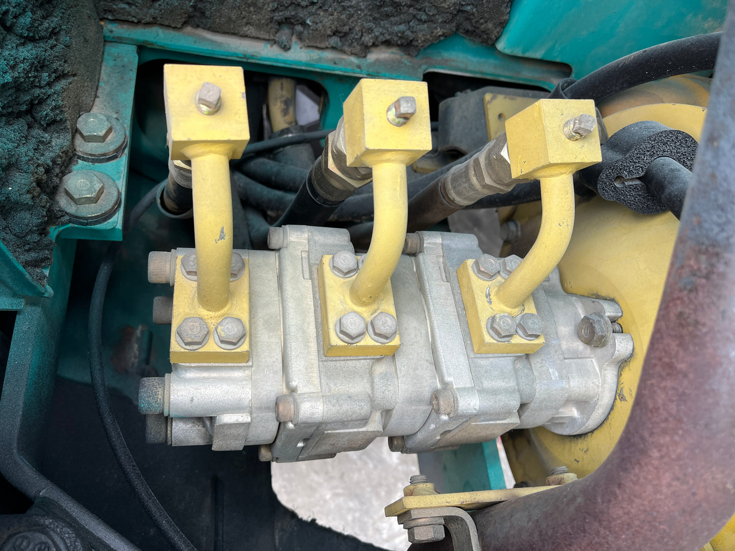 Komatsu PC15-3