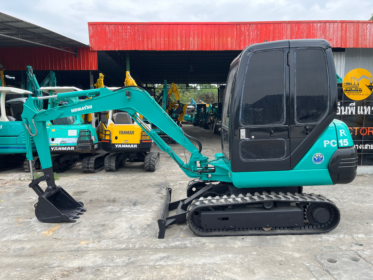 Komatsu PC15-3