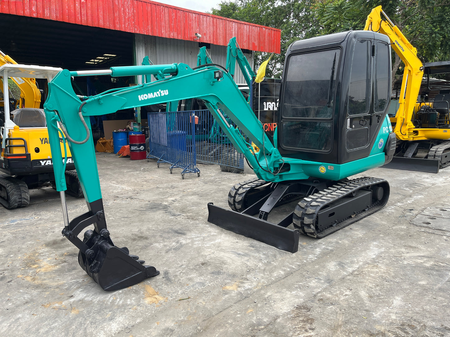 Komatsu PC15-3
