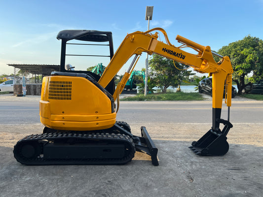 Komatsu PC28UU-2E