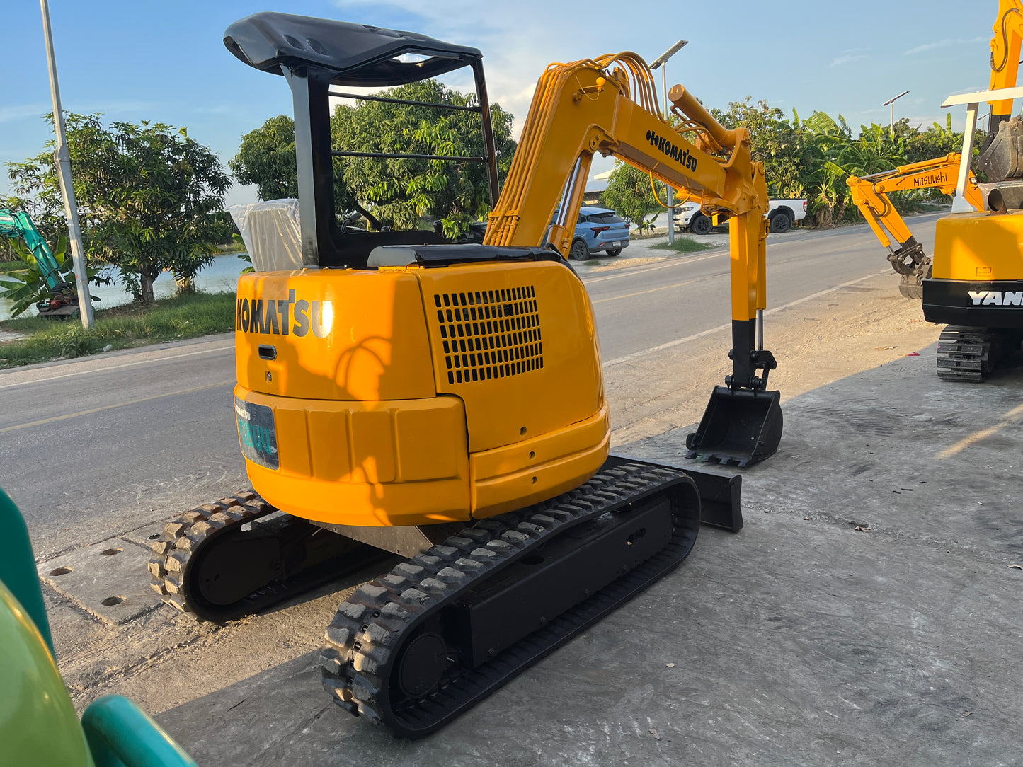 Komatsu PC28UU-2E