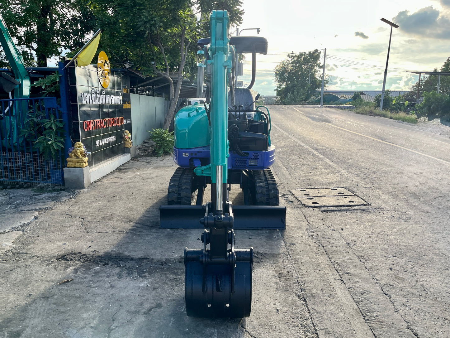 Komatsu PC30FR-1