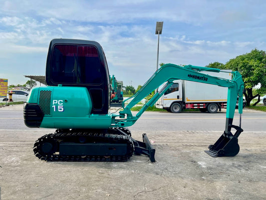 Komatsu PC15-3