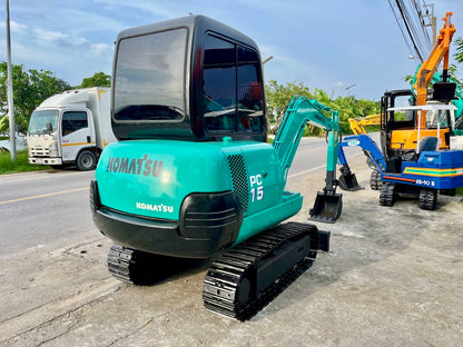 Komatsu PC15-3