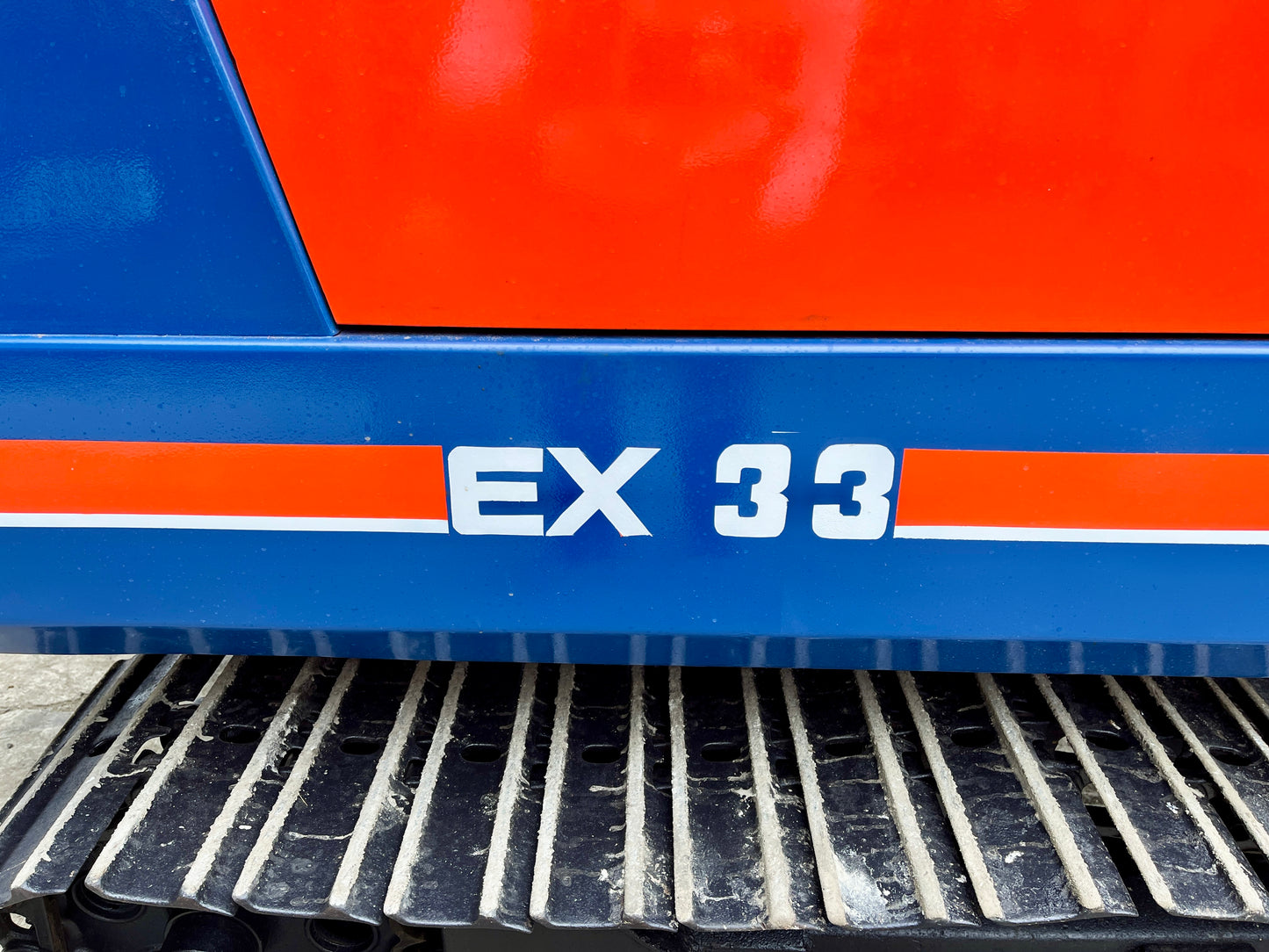 Hitachi EX33