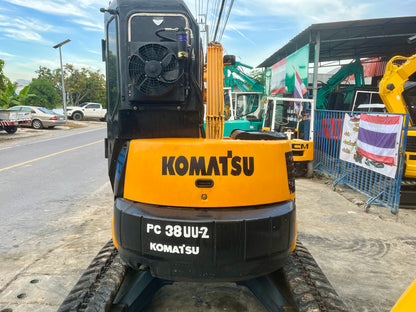 Komatsu PC38UU-2E