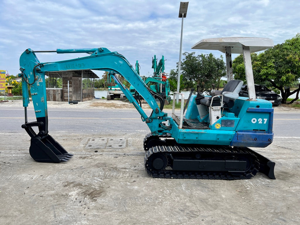 Kubota KX-027