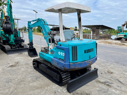 Kubota KX-027
