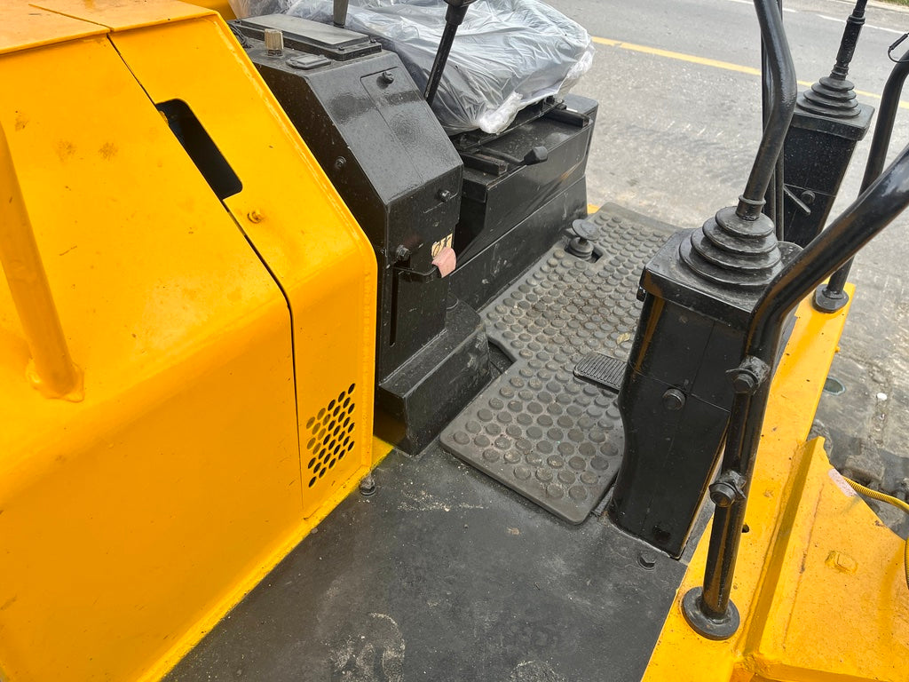 Kobelco SK027