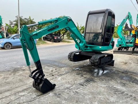 Komatsu PC15-3