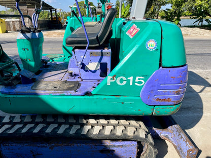 Komatsu PC15-3E