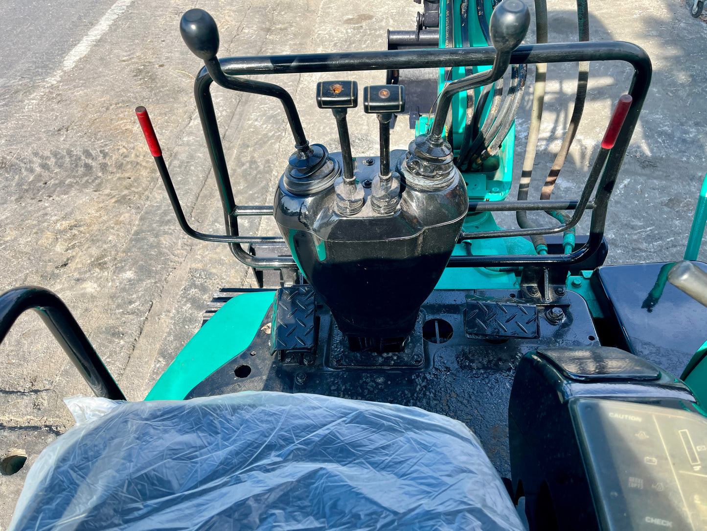 Komatsu PC25R-8