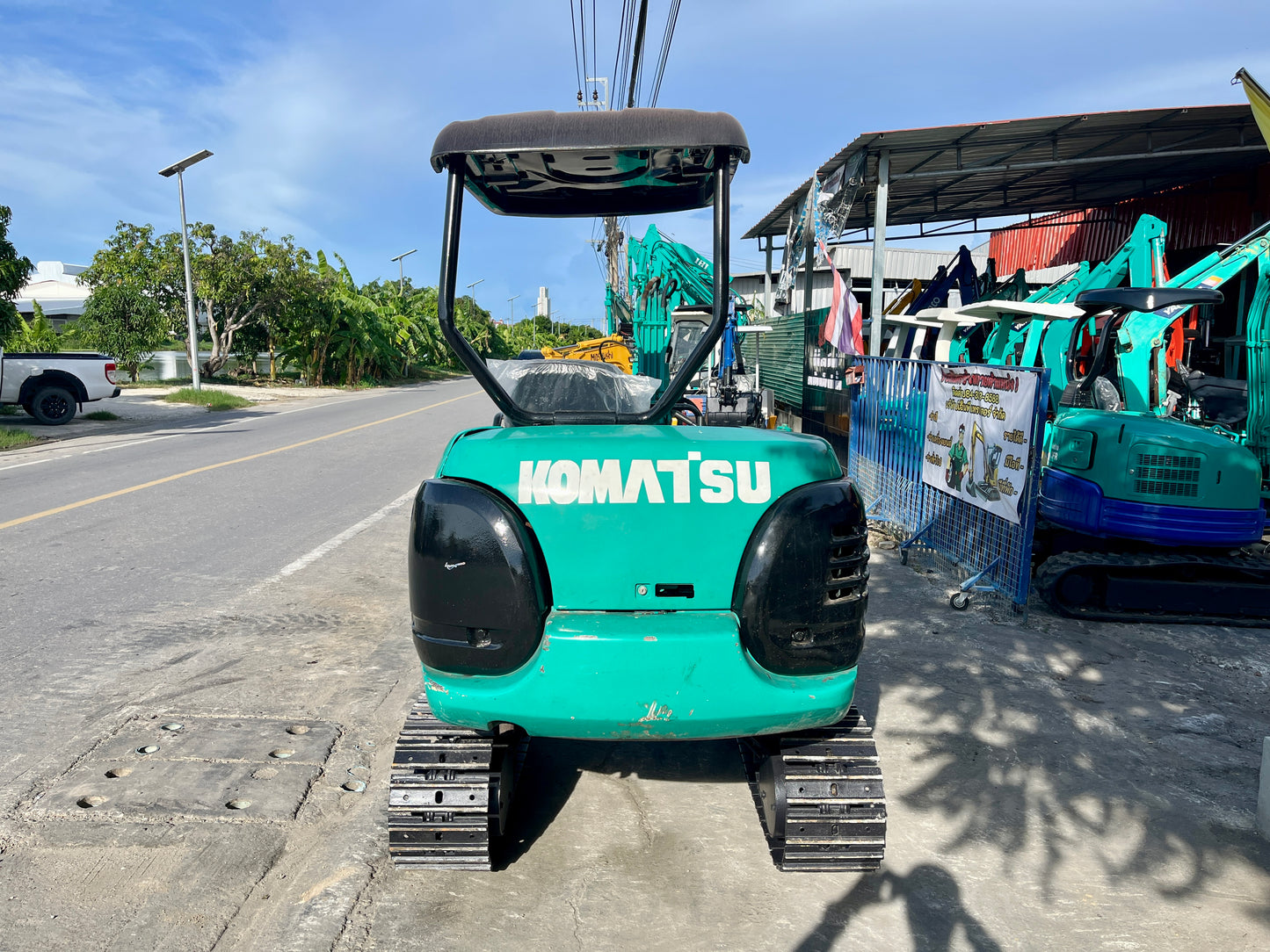 Komatsu PC25R-8