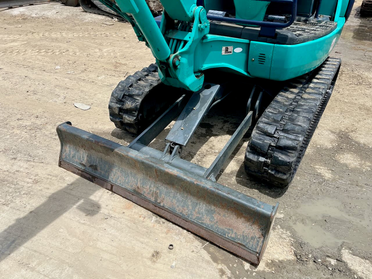Komatsu PC27R-8