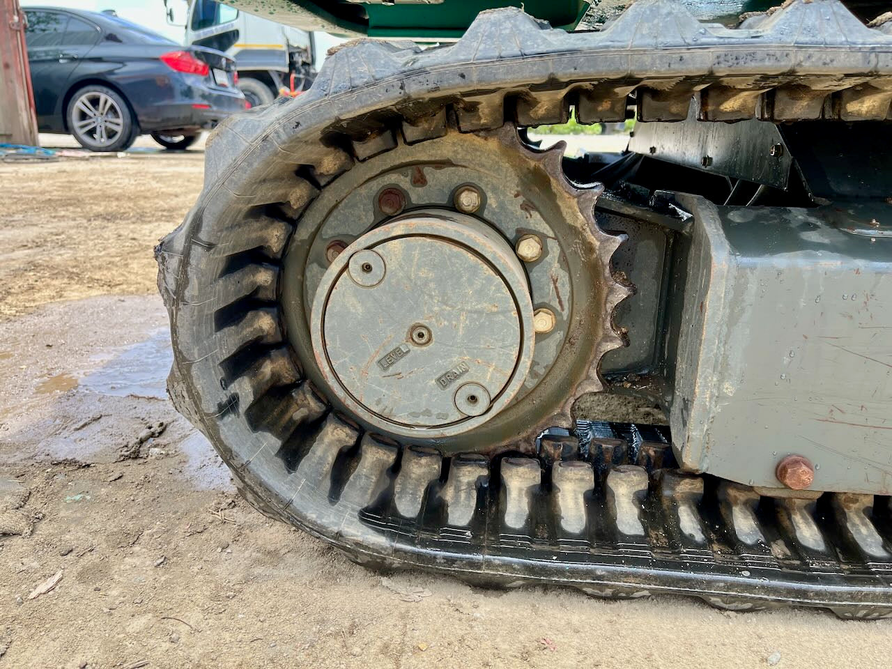 Komatsu PC27R-8