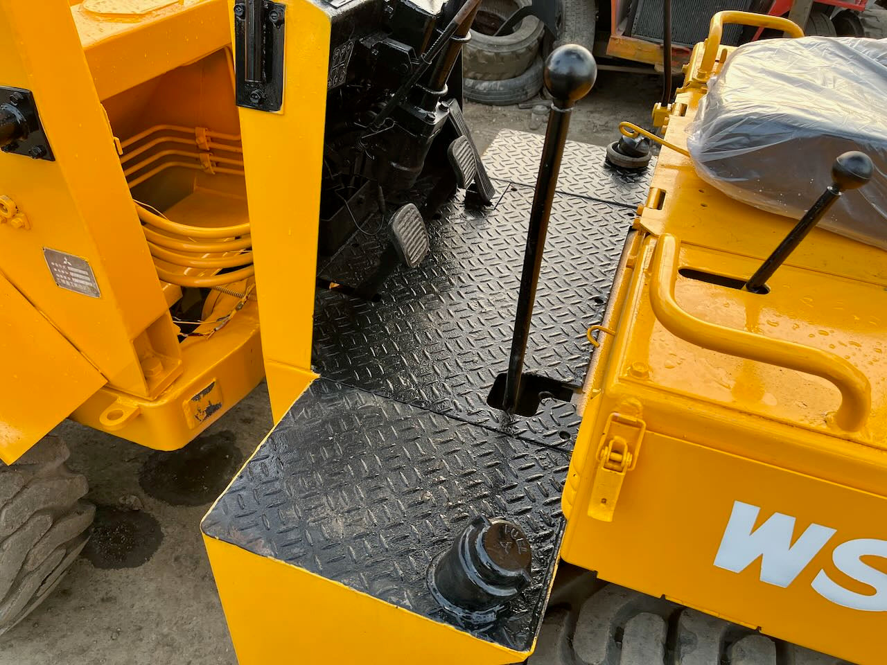 Mitsubishi WS200
