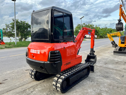 Kubota K-025