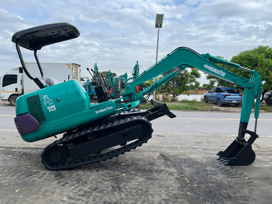 Komatsu PC15-3