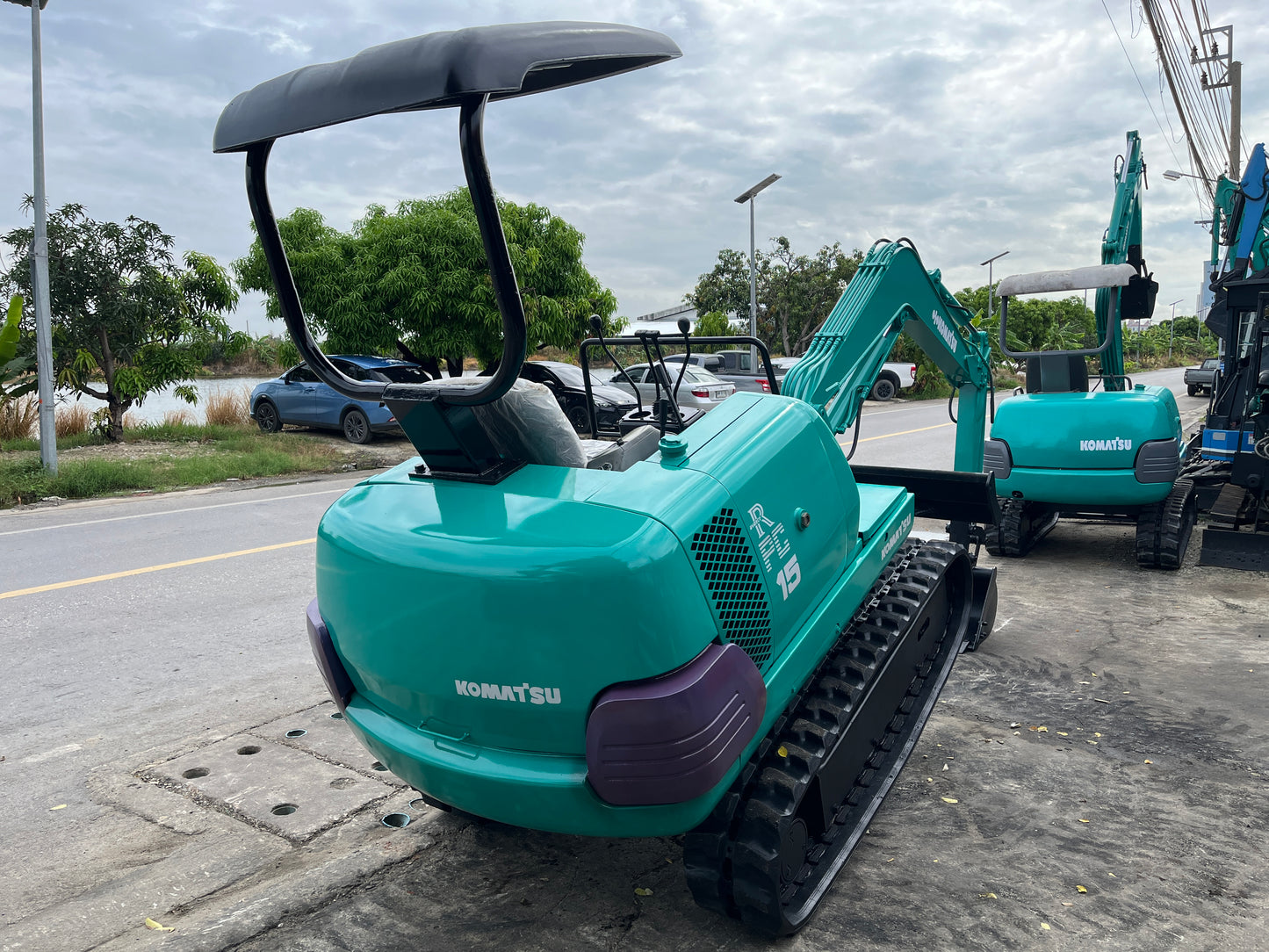 Komatsu PC15-3