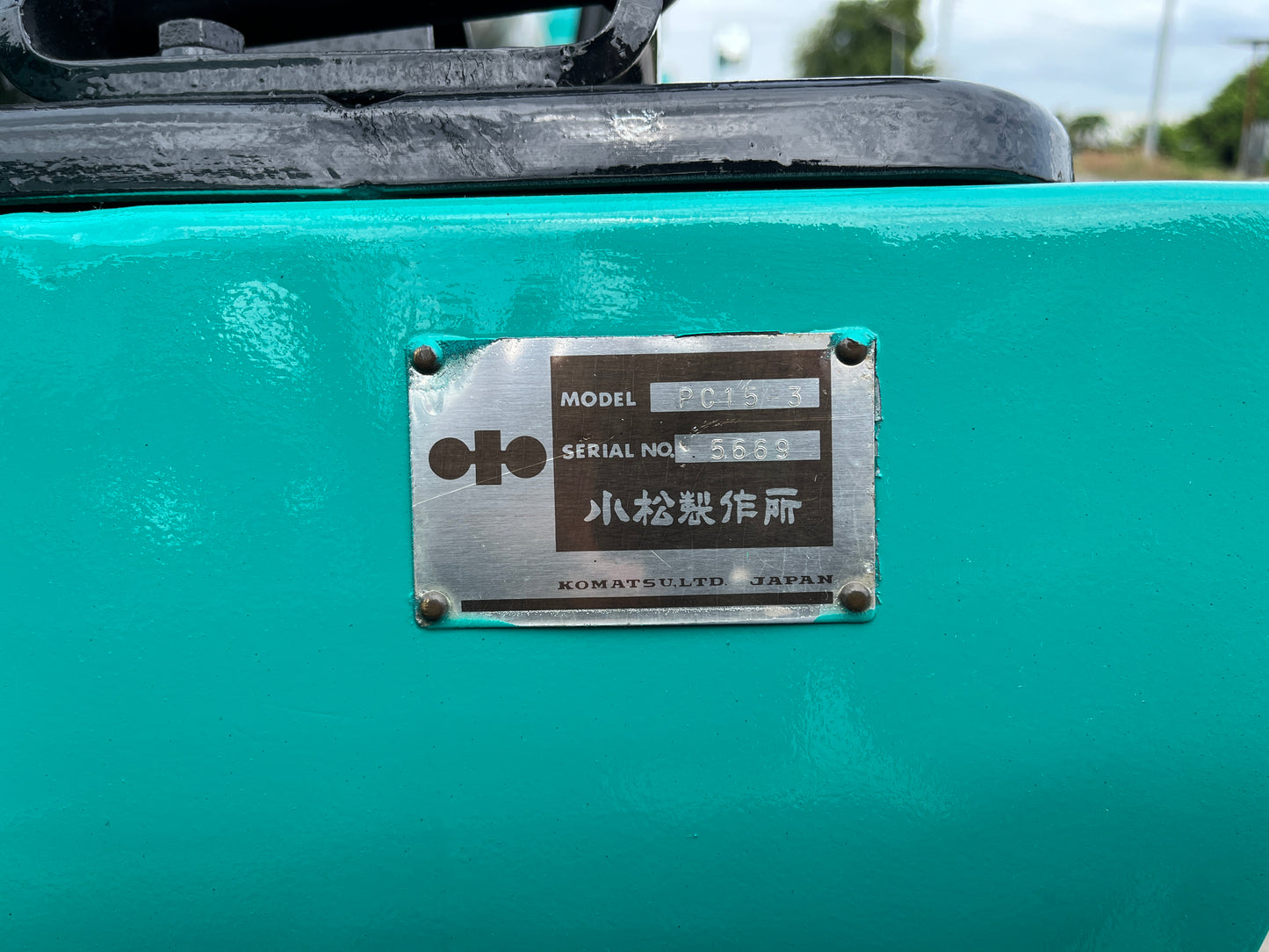 Komatsu PC15-3