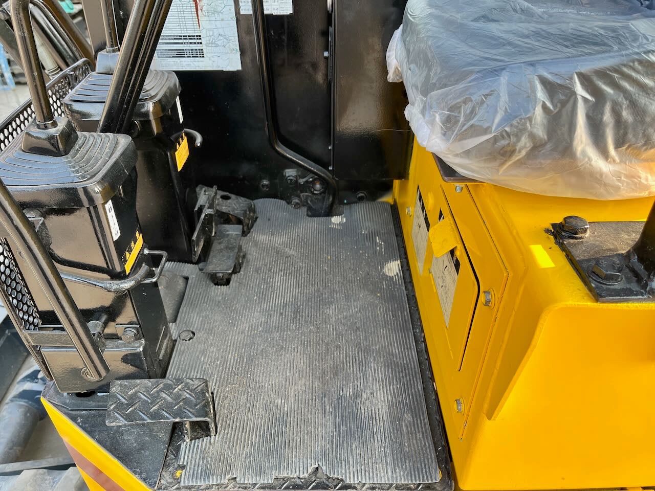 Komatsu PC28UU-1