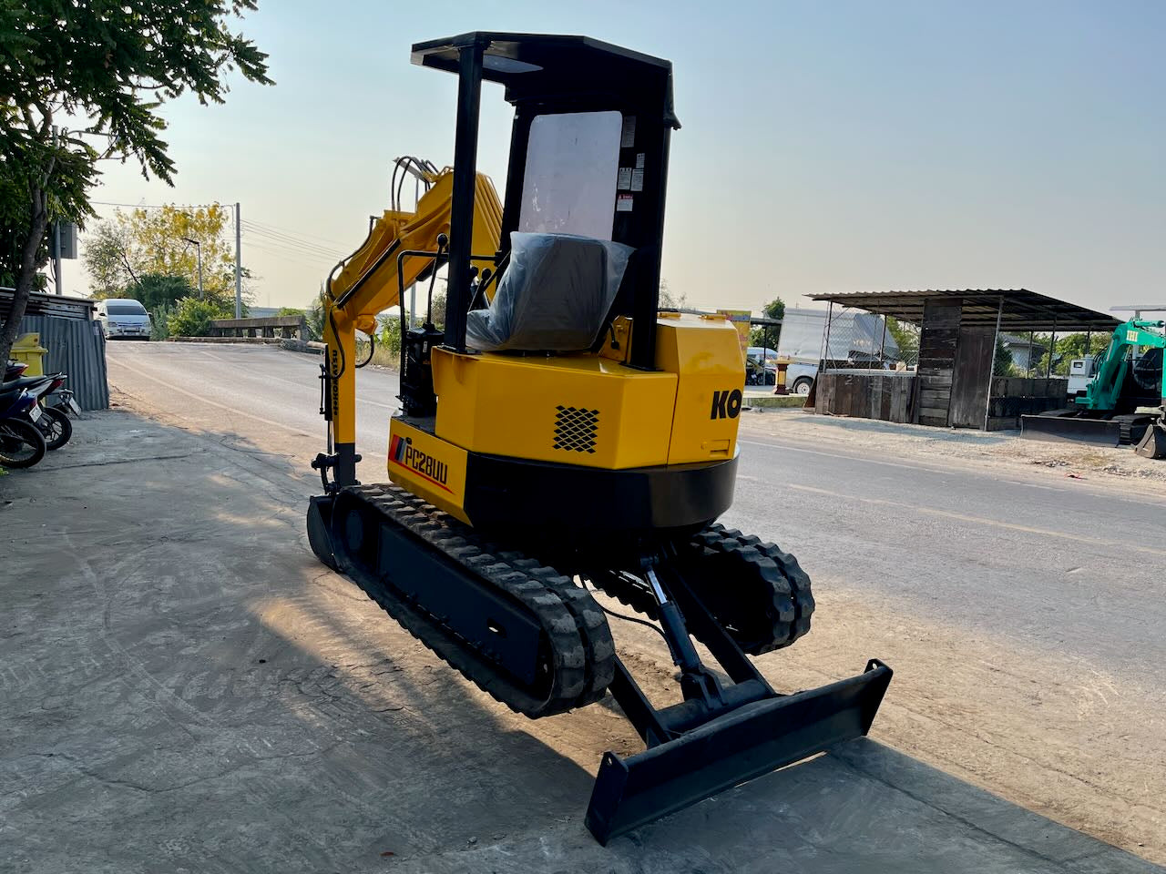 Komatsu PC28UU-1