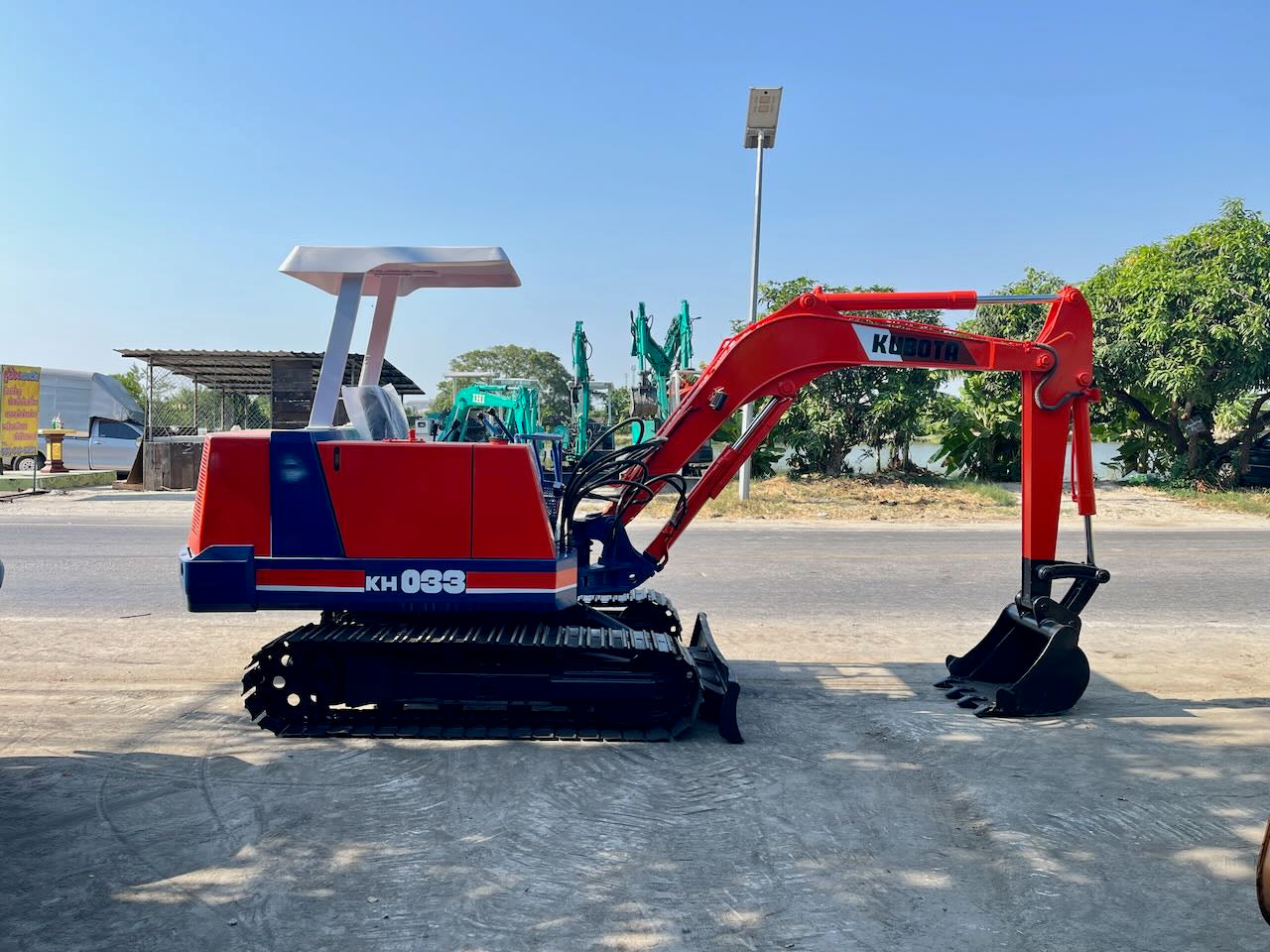 Kubota KH-033