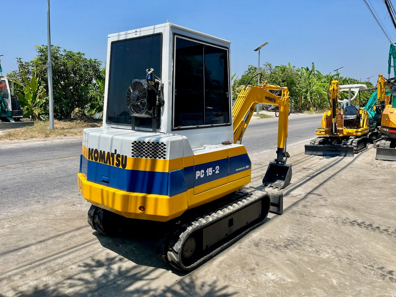 Komatsu PC15-2