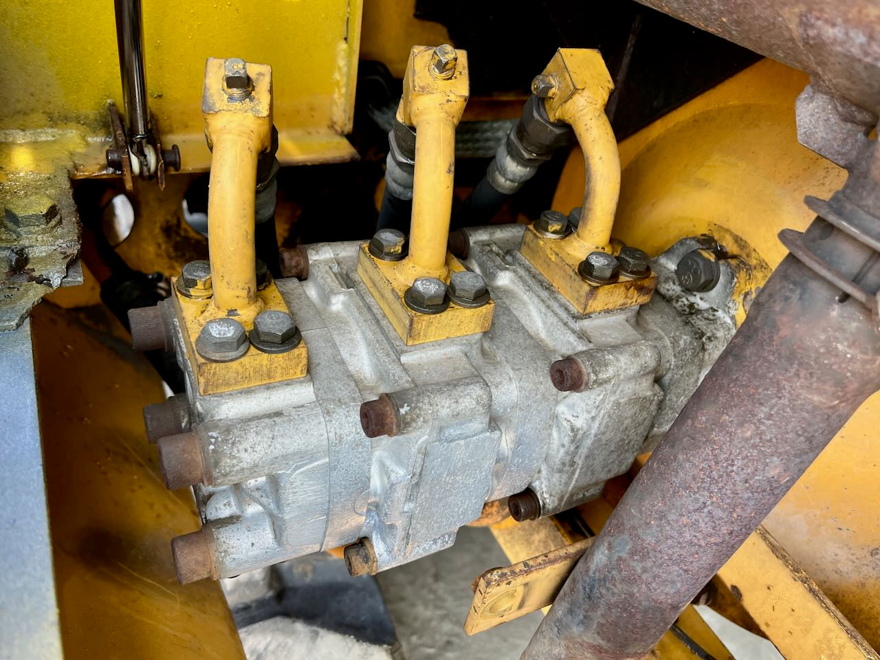 Komatsu PC15-2