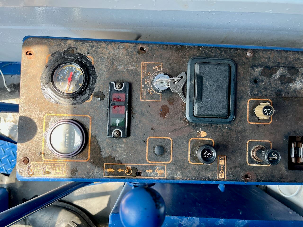 Komatsu PC15-2