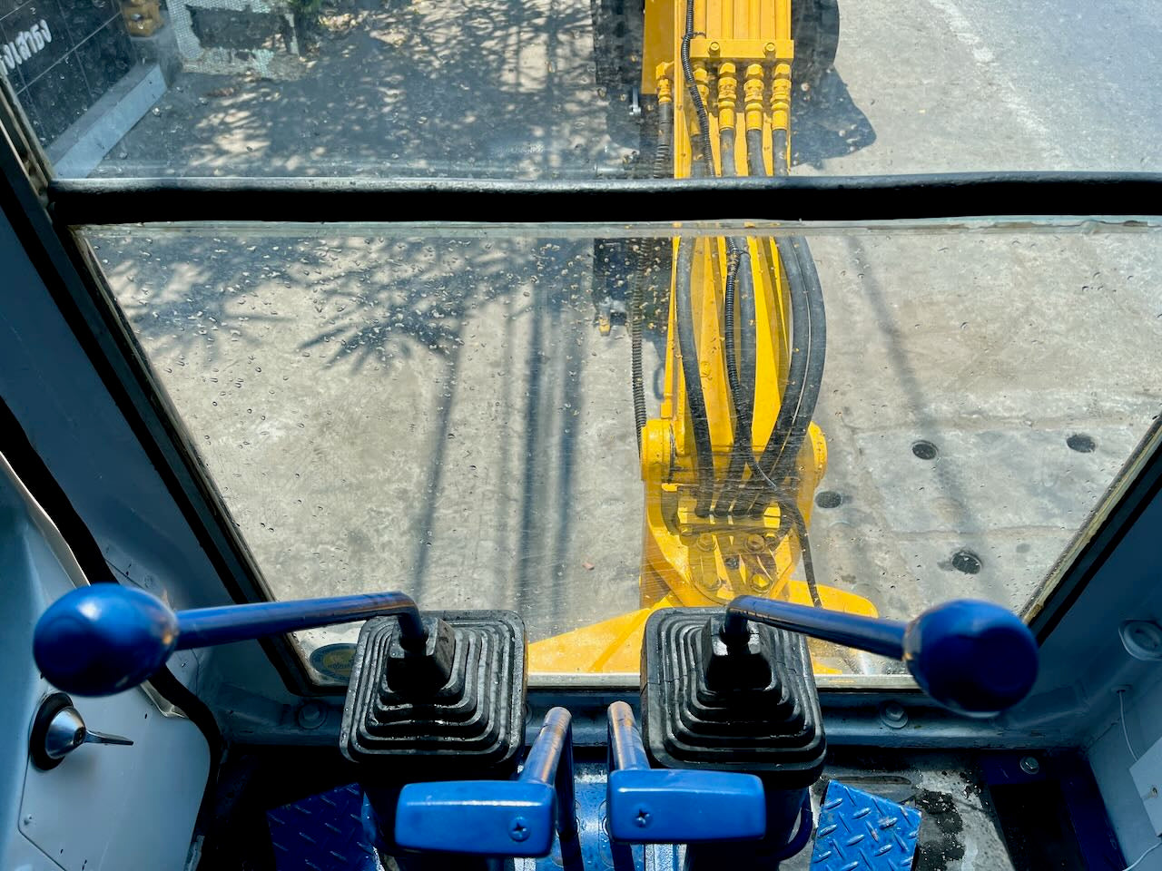Komatsu PC15-2