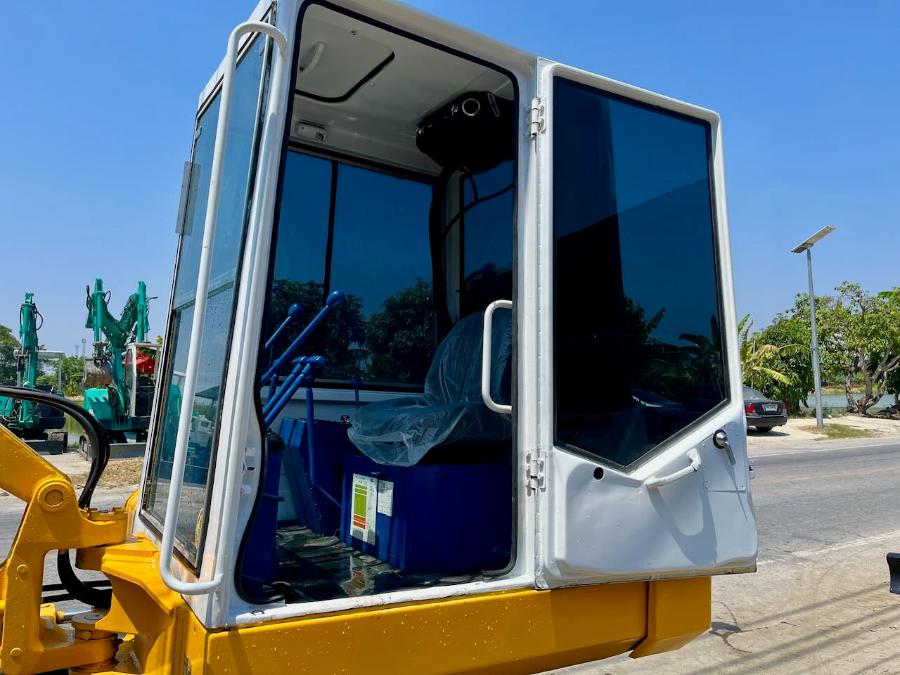 Komatsu PC15-2