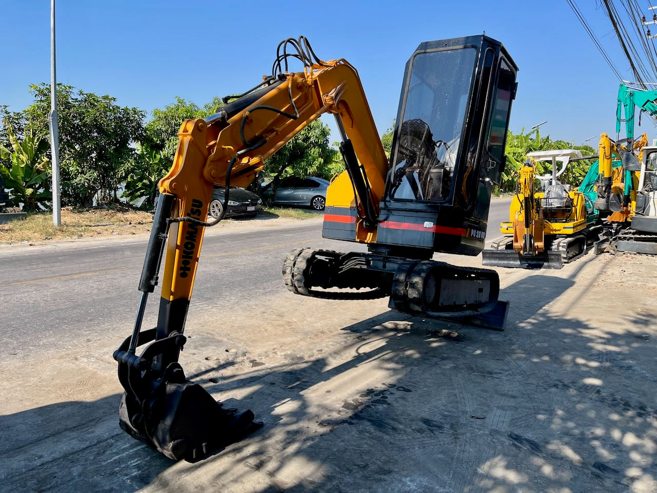 Komatsu PC28UU-1