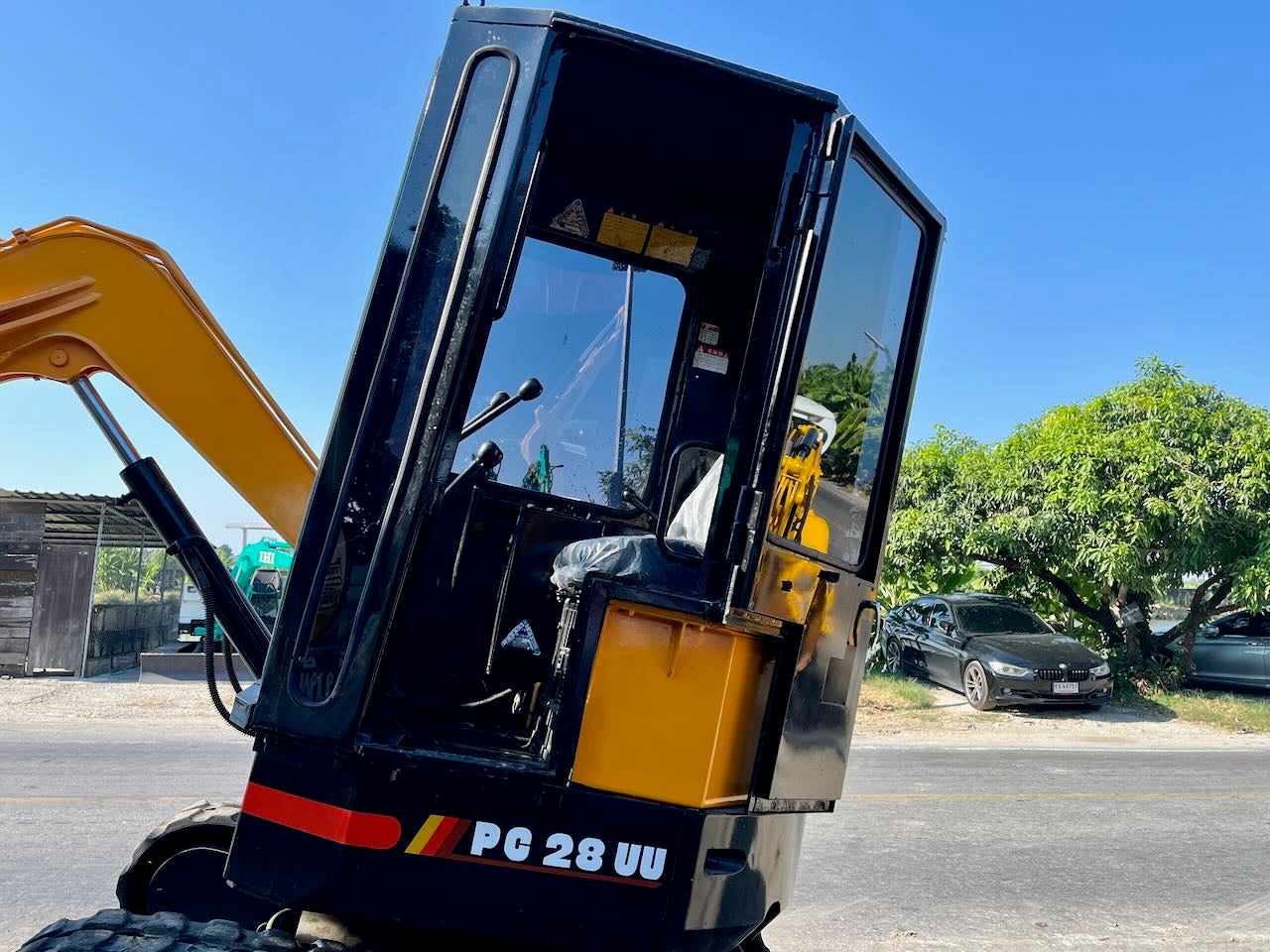 Komatsu PC28UU-1
