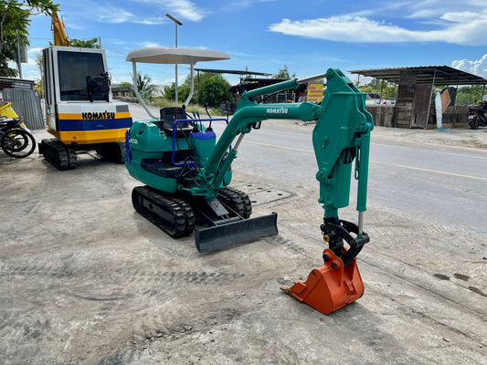 Komatsu PC15R-8