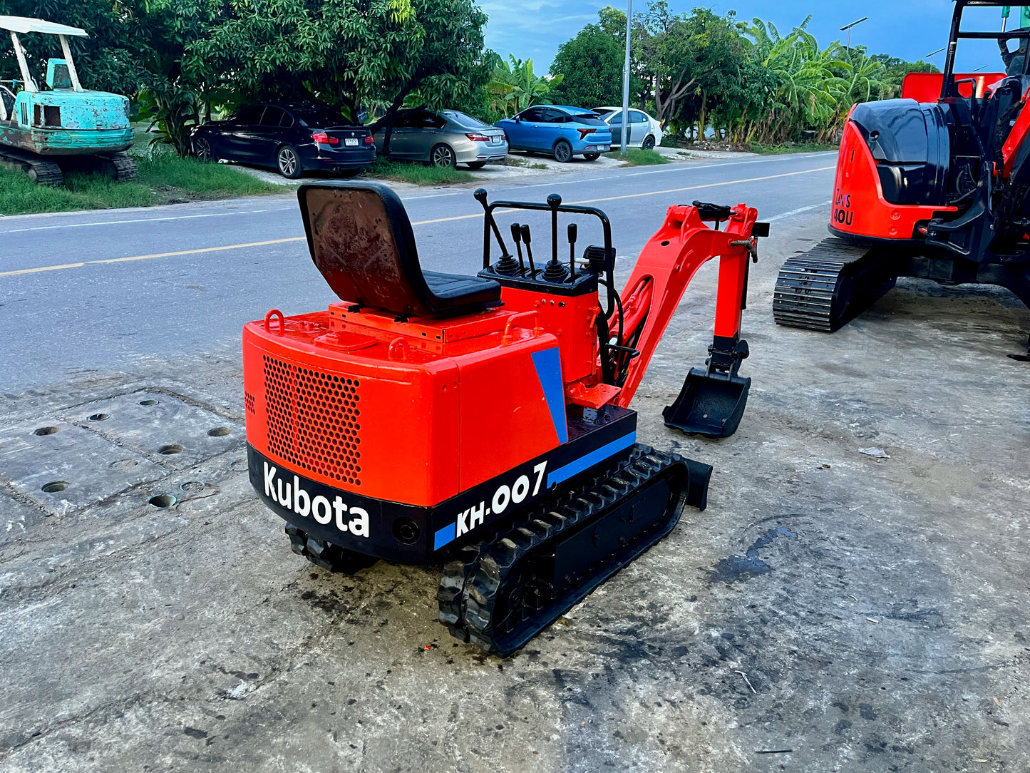 Kubota KH-007