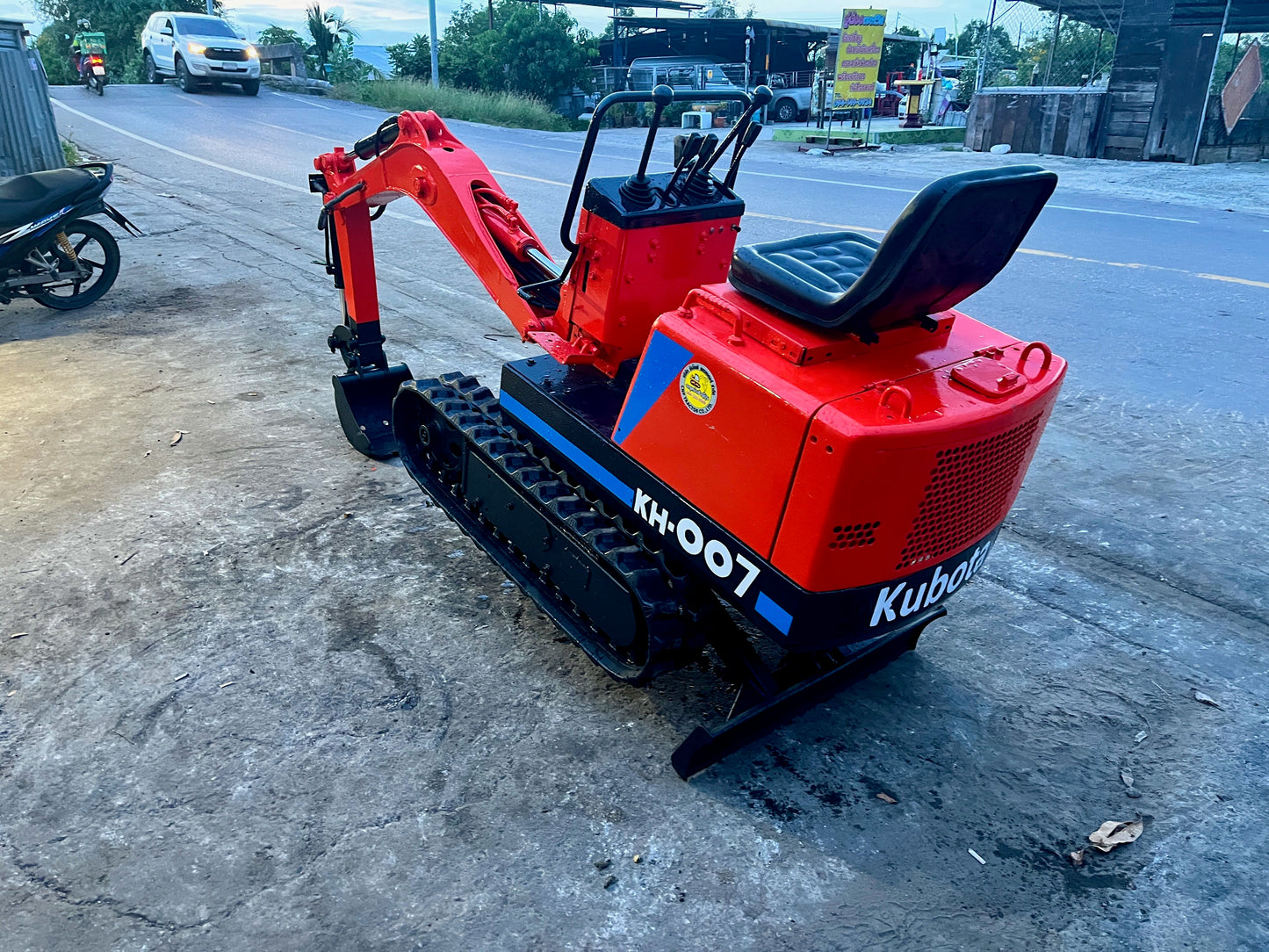 Kubota KH-007